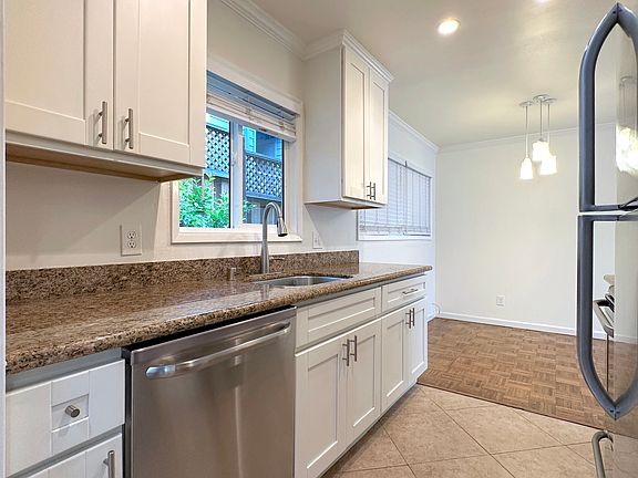 3rd image of 311 Lester Ave APT 4