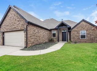11232 NW 103rd St, Yukon, OK 73099