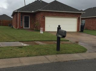 1237 Blue Ridge Ln, Moore, OK 73160