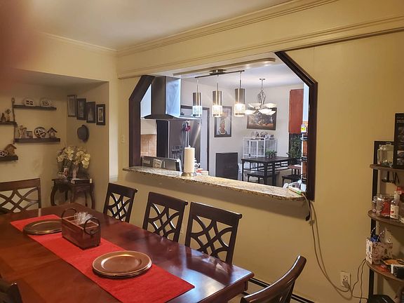 4th image of 11 Landscape Ave