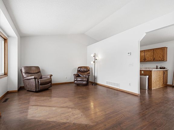 3rd image of 5452 Helena Rd N