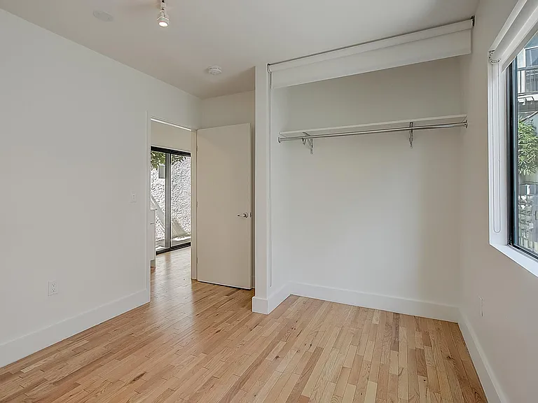 259 Rosemont Ave #1/2 — Photo 8