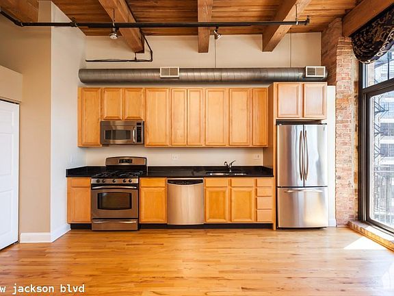 5th image of 625 W Jackson Blvd #1427