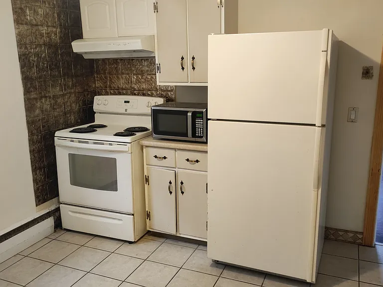 54 Saunders St #2F — Photo 12