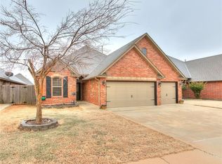 12020 SW 17th St, Yukon, OK 73099