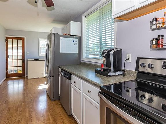 2nd image of 102 NE B St