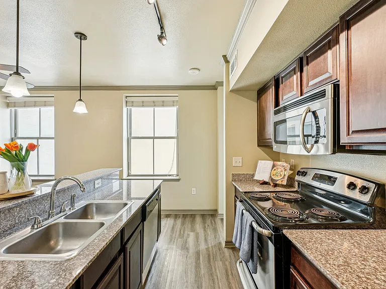 2101 Church Street — Photo 142