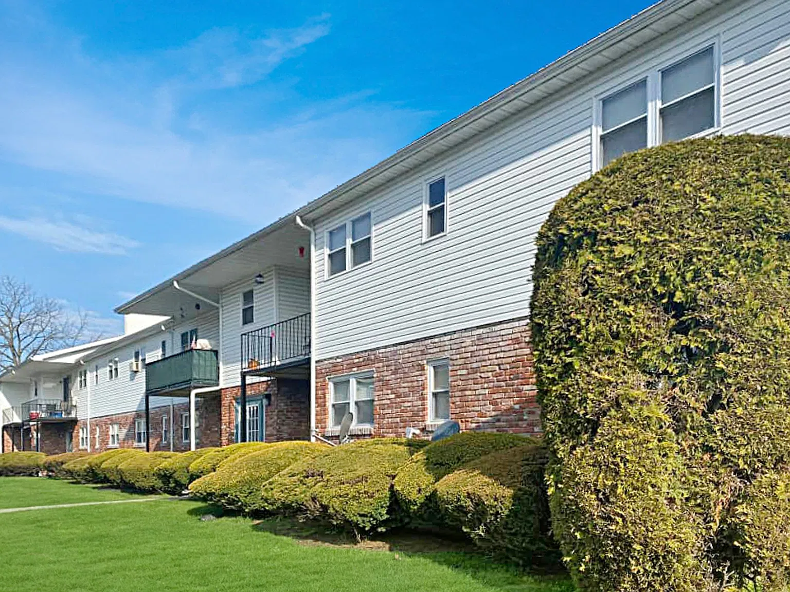 Topton Garden Apartments — Photo 1