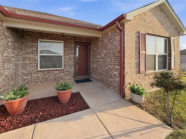 1865 Land Run Dr, El Reno, OK 73036