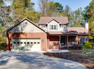 209 Washington Cir, Wallace, NC 28466