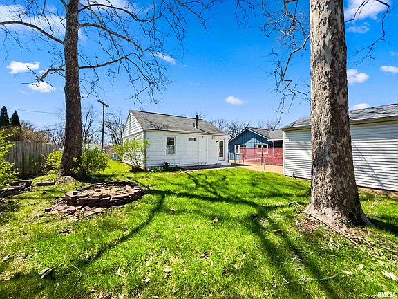 3rd image of 5002 Glen Elm Dr