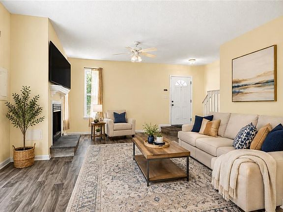 2nd image of 612 Pinnacle Dr