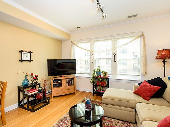 2nd image of 4039 N Mozart St #2