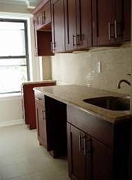 5th image of 386 Lafayette Ave