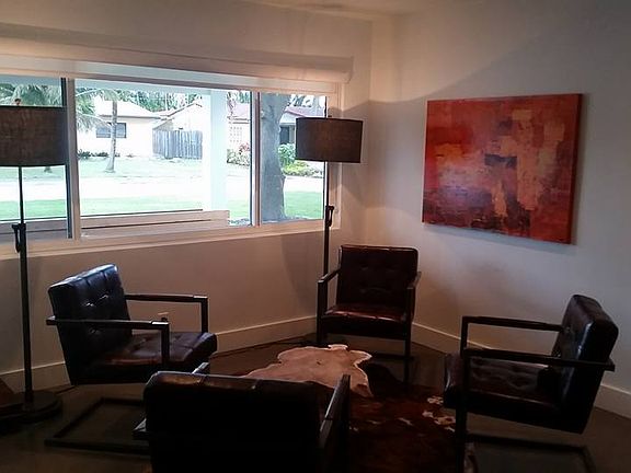 2nd image of 400 NE 28th Dr