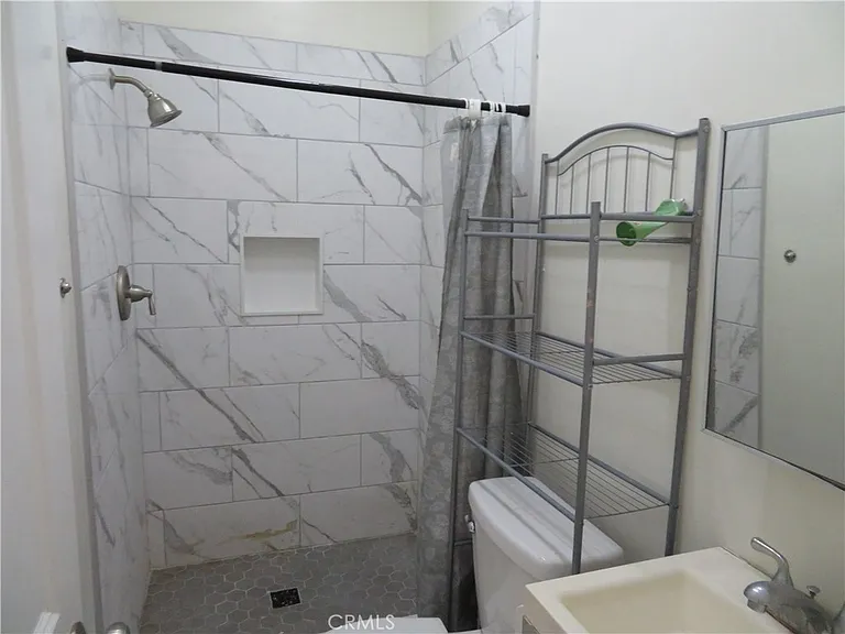 3923 S Normandie Ave — Photo 24