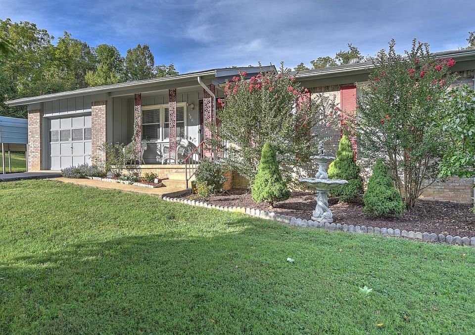 1st image of 4004 Black Oak Dr