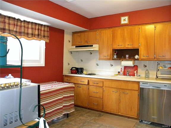 2nd image of 4 Midland Ct