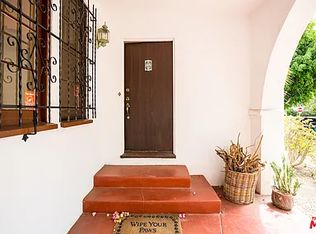 806 N Sweetzer Ave, Los Angeles, CA 90069