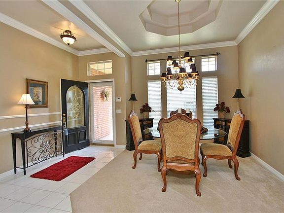 4th image of 601 N Caddell Way