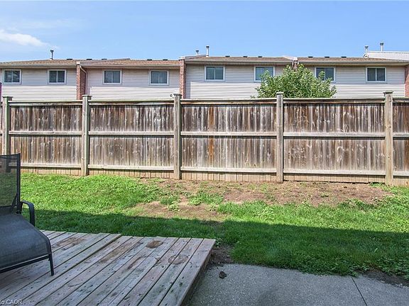4th image of 125 Sekura Cres #13
