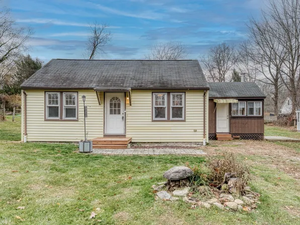 83 Morin Avenue, Coventry, CT 06238