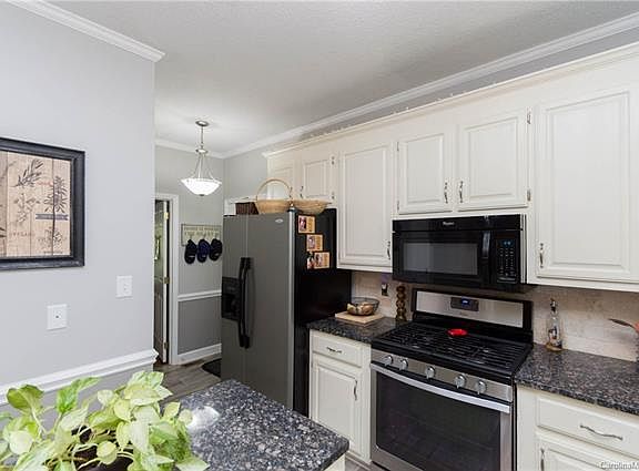 5th image of 1476 Freedom Ct