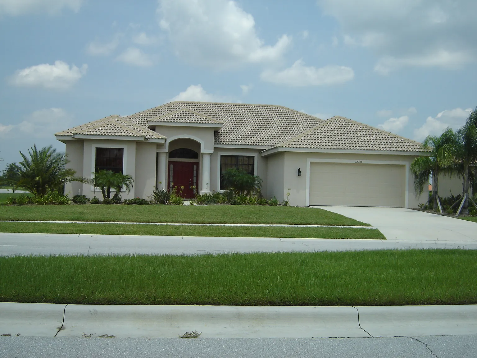 12705 Penguin Dr — Photo 2