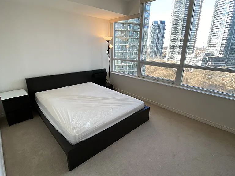 2240 Lake Shore Blvd W #1105 — Photo 17