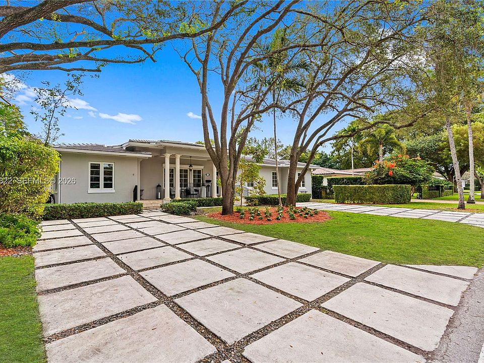 2nd image of 4705 Alhambra Cir