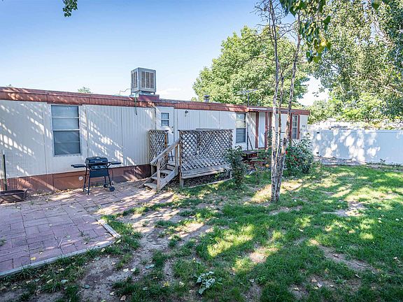 3rd image of 533 Holly Park Dr