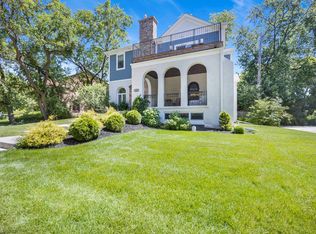 103 S Herbert Rd, Riverside, IL 60546