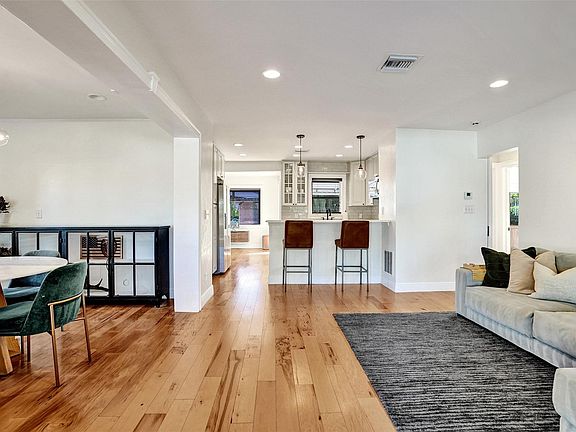 5th image of 4750 NE 8 Terrace