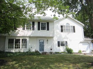31 Roslyn Drive, Tinton Falls, NJ 07753
