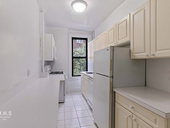 2nd image of 201 E 30th St #69A
