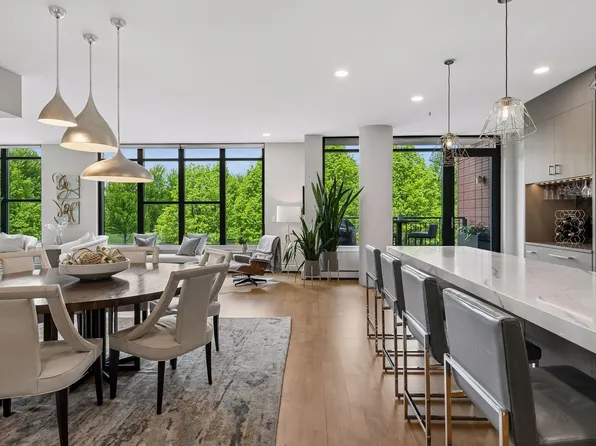 215 10th Ave S Unit 213, Minneapolis, MN 55415