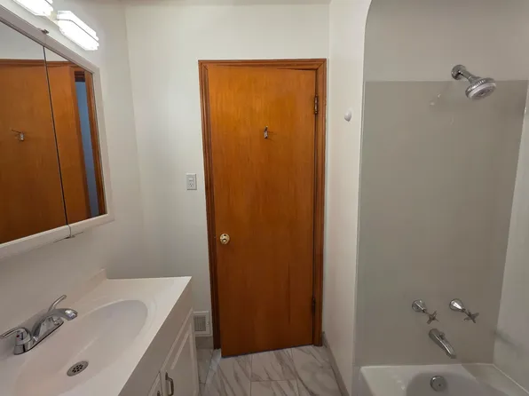 3804 Harvey Ave #1, Berwyn, IL 60402