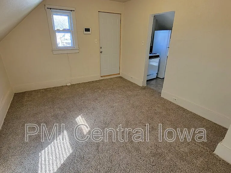 2220 E Walnut St #3 — Photo 5