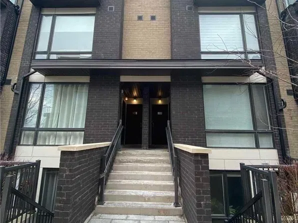 28 Fieldway Rd #59, Toronto, ON M8Z 0E3