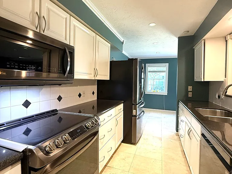 5514 Beverlyhill St — Photo 2