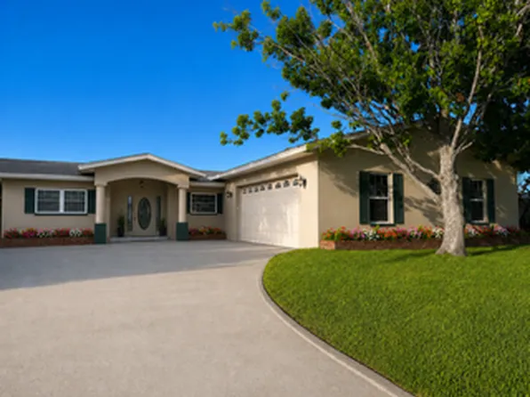 1220 38th Ave NE, Saint Petersburg, FL 33704