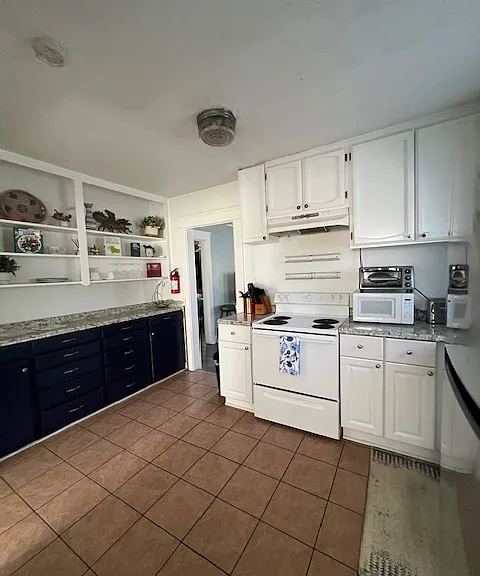 827 S Tremont St — Photo 20