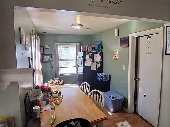 5th image of 1086 Union Ave