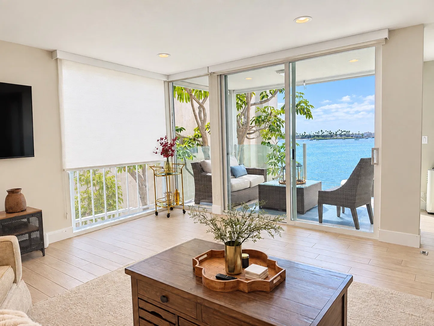 3850 Riviera Dr — Photo 4