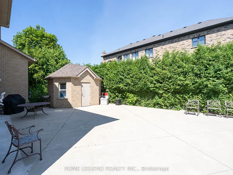 183 McClure Dr — Photo 20