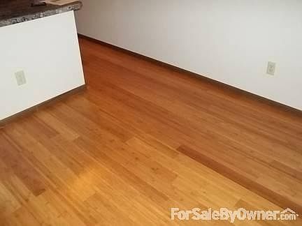 Dining Room
						:
						BRAND NEW 5/8 inch bamboo flooring.