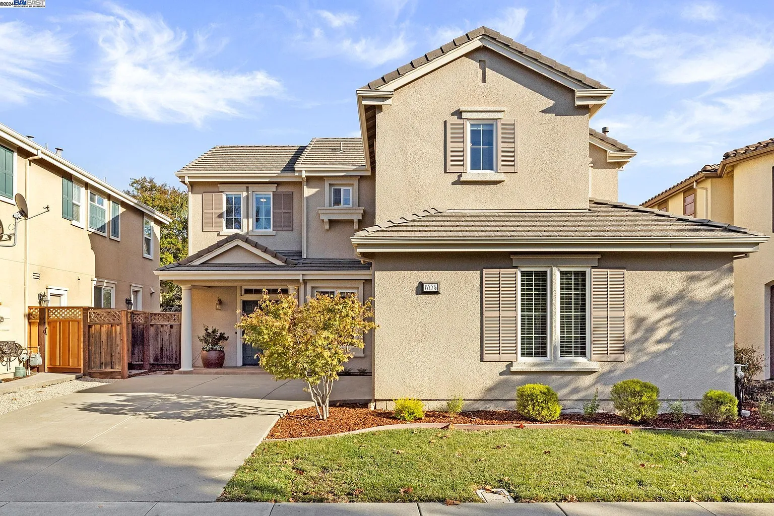 5775 Creekview Dr photo 1