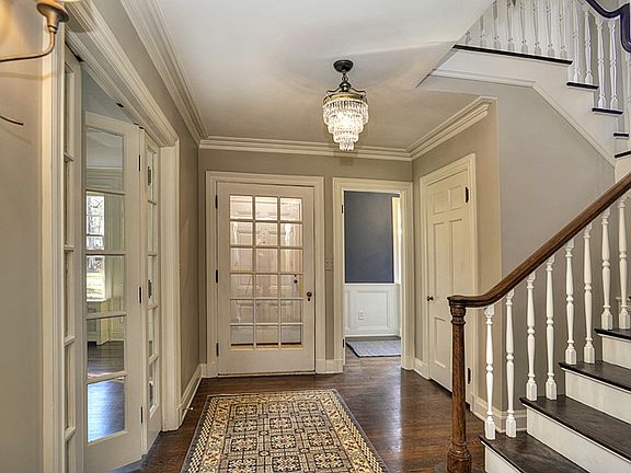 3rd image of 2291 Demington Dr