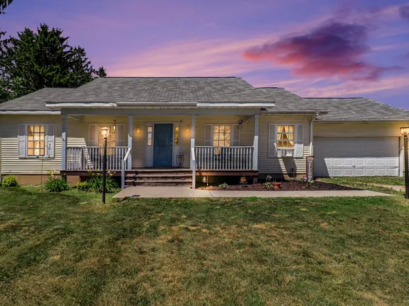 4067 W 48th St, Fremont, MI 49412