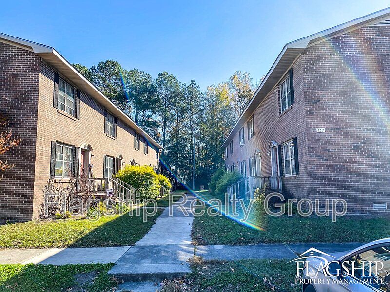 1st image of 132H Oakmont Dr